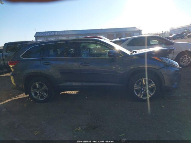 Toyota Highlander Limited Image 9