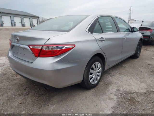 Toyota Camry Le Image 11