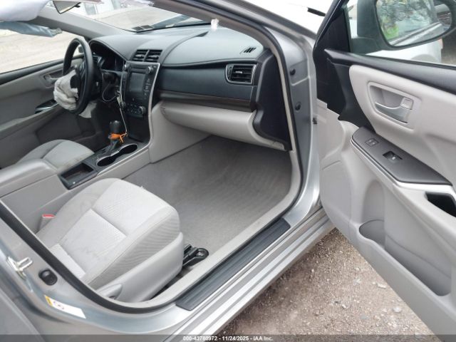 Toyota Camry Le Image 14