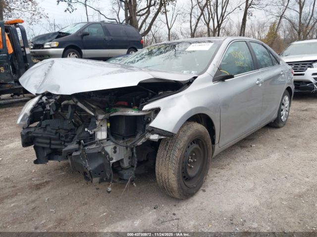 Toyota Camry Le Image 16