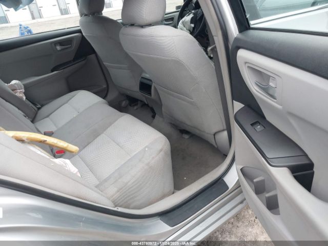 Toyota Camry Le Image 12