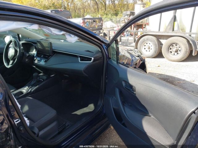 Toyota Corolla Le Image 2