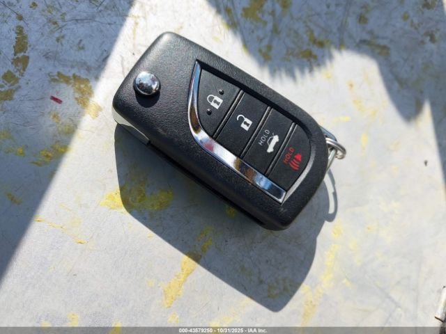 Toyota Corolla Le Image 10