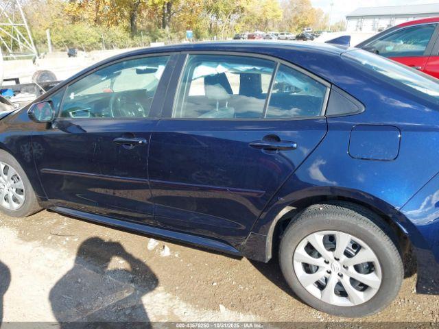 Toyota Corolla Le Image 9