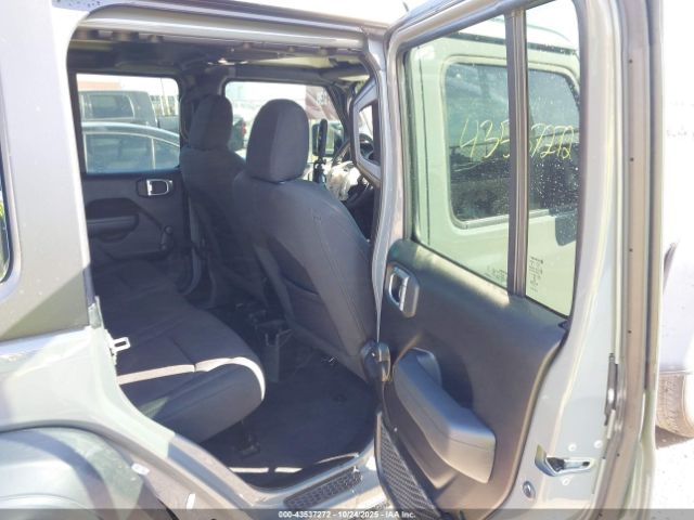 Jeep Wrangler 4-door Sport 4x4 Image 14