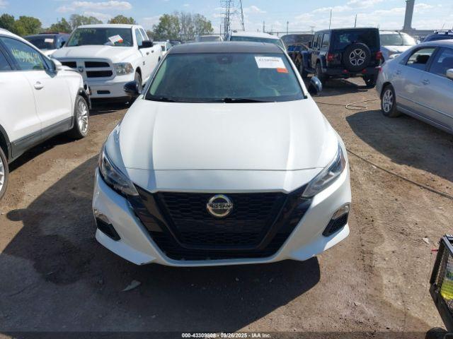 Nissan Altima Sr Intelligent Awd Image 9