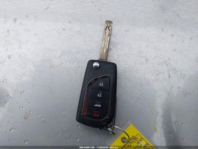 Toyota Corolla Le Image 12