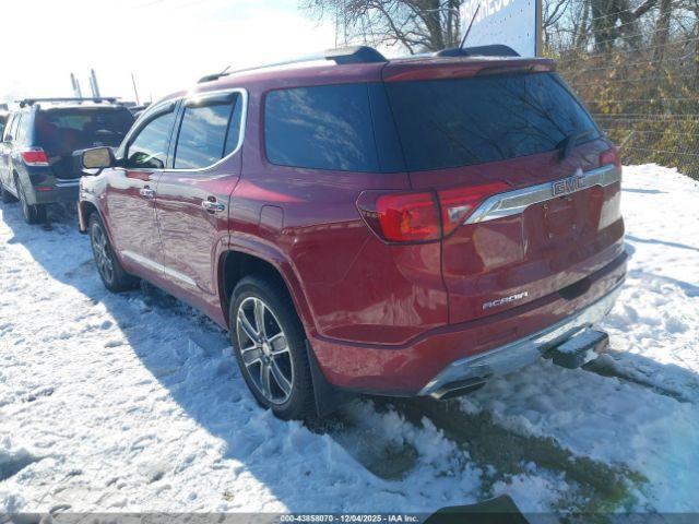 GMC Acadia Denali Image 2