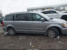 Chrysler Town & Country Touring Image 12