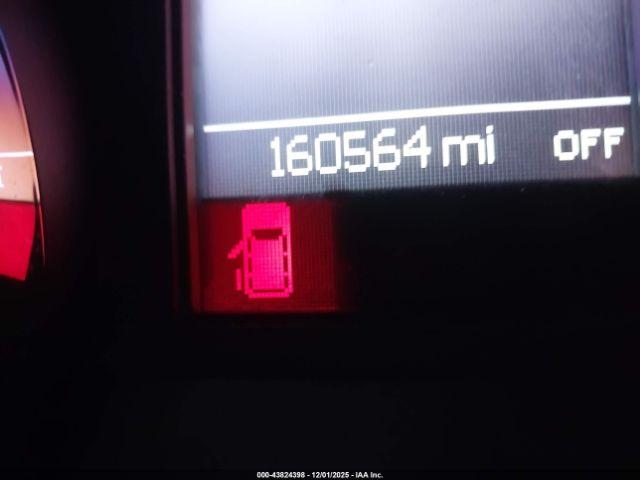 Chrysler Town & Country Touring Image 2