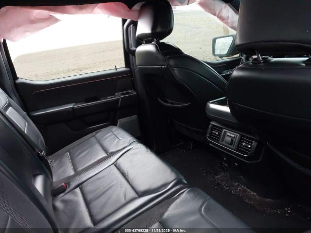 Ford F-150 Raptor Image 8