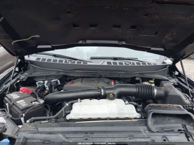 Ford F-150 Raptor Image 17