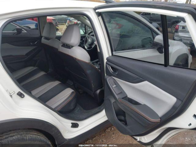 Subaru Crosstrek 2.0i Limited Image 9