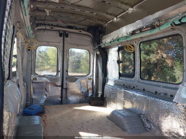 Ford Transit Xlt Image 11