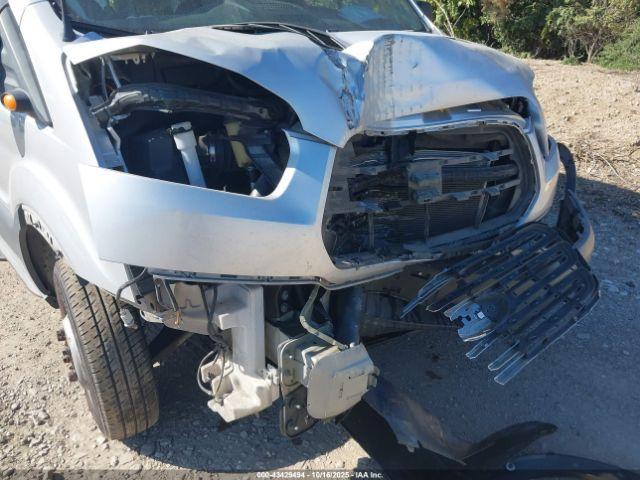 Ford Transit Xlt Image 14