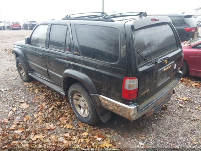 Toyota 4Runner Sr5 V6 Limited Image 3