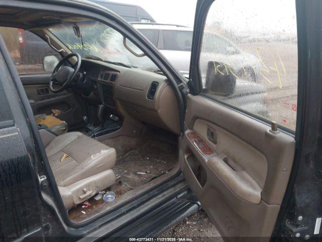 Toyota 4Runner Sr5 V6 Limited Image 8