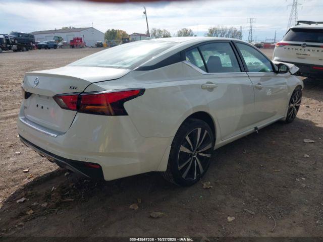 Nissan Altima Sr Fwd Image 4