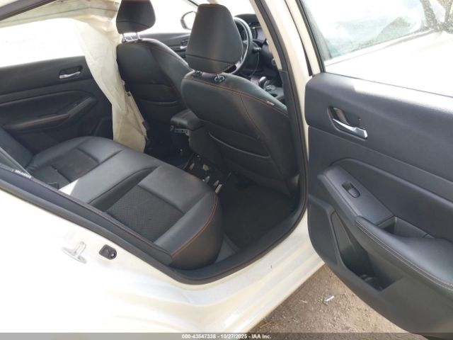 Nissan Altima Sr Fwd Image 15