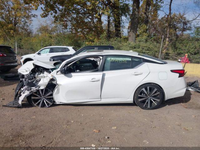 Nissan Altima Sr Fwd Image 11