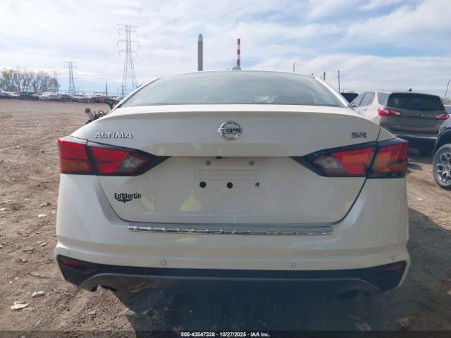 Nissan Altima Sr Fwd Image 9