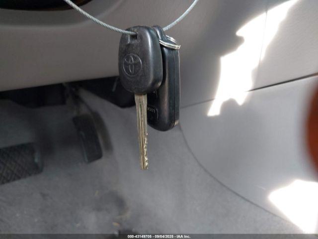 Toyota Corolla Le Image 4