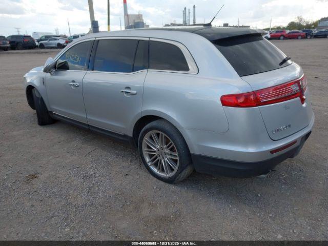 Lincoln MKT Ecoboost Image 5