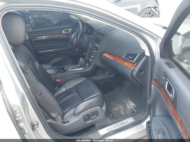 Lincoln MKT Ecoboost Image 10