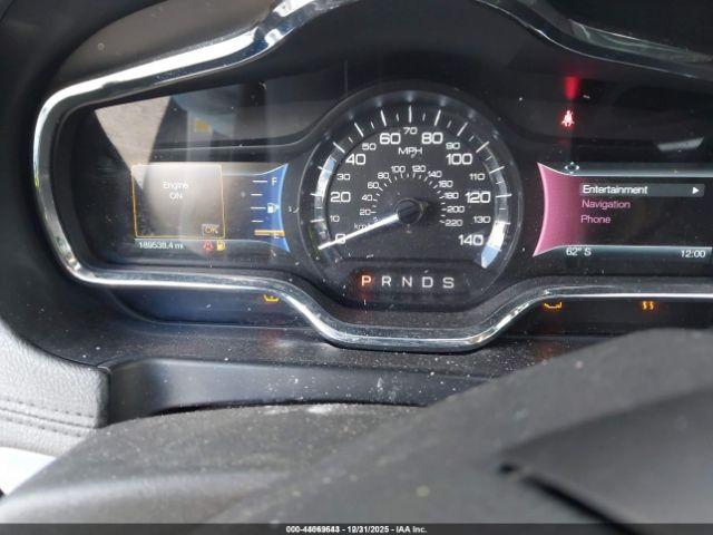 Lincoln MKT Ecoboost Image 7