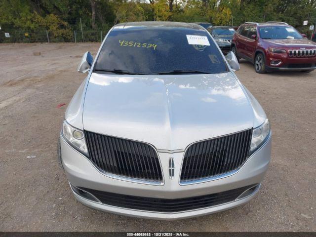 Lincoln MKT Ecoboost Image 2