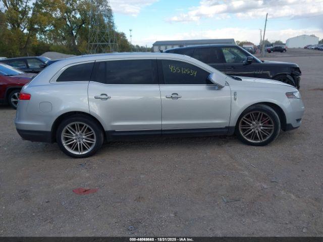 Lincoln MKT Ecoboost Image 3