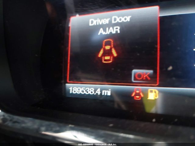 Lincoln MKT Ecoboost Image 12