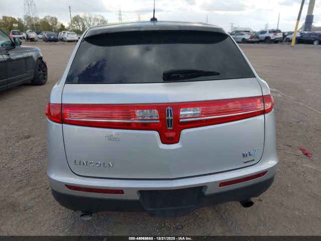 Lincoln MKT Ecoboost Image 16