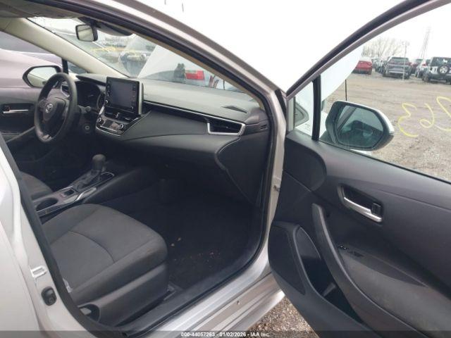 Toyota Corolla Le Image 5