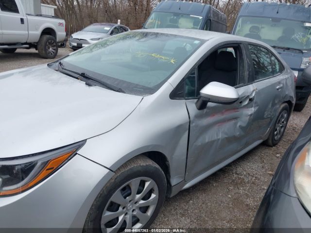 Toyota Corolla Le Image 16