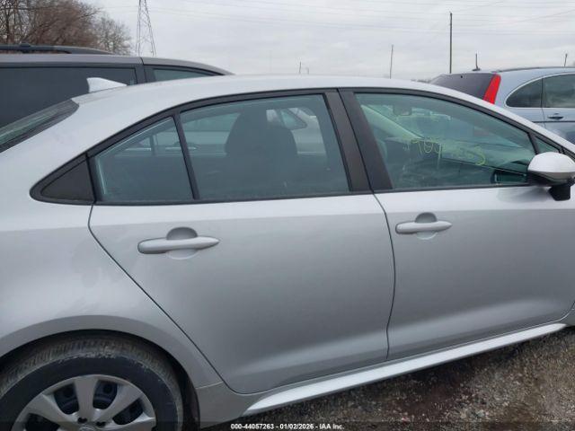 Toyota Corolla Le Image 4