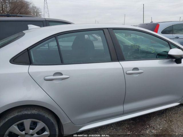 Toyota Corolla Le Image 4