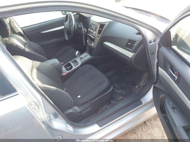 Subaru Legacy 2.5i Premium Image 9