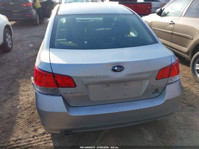 Subaru Legacy 2.5i Premium Image 2