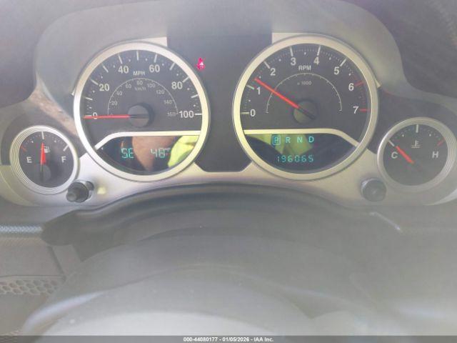 Jeep Wrangler Unlimited Sahara Image 6