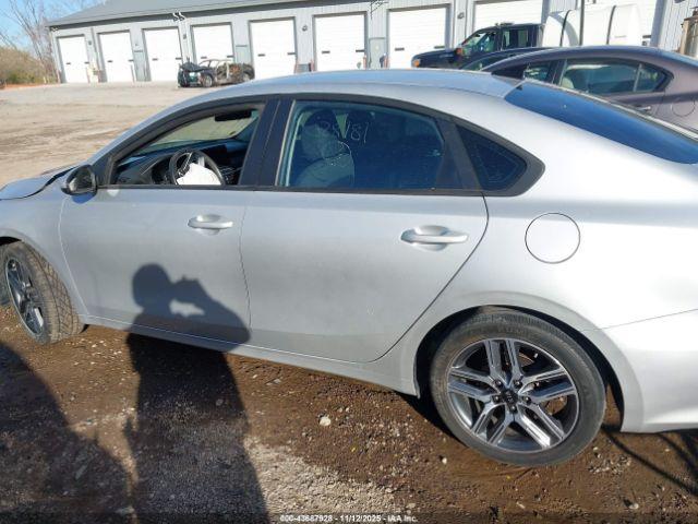 Kia Forte S Image 16