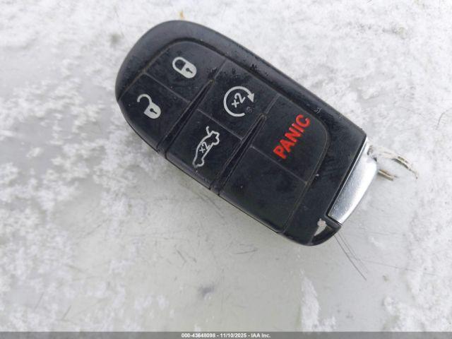 Chrysler 200 Limited Image 3