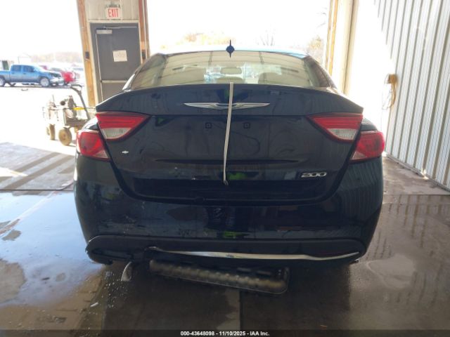 Chrysler 200 Limited Image 6