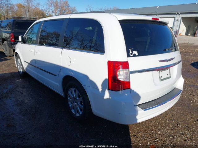 Chrysler Town & Country Touring Image 6