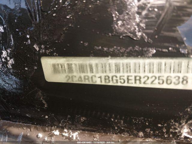 Chrysler Town & Country Touring Image 9