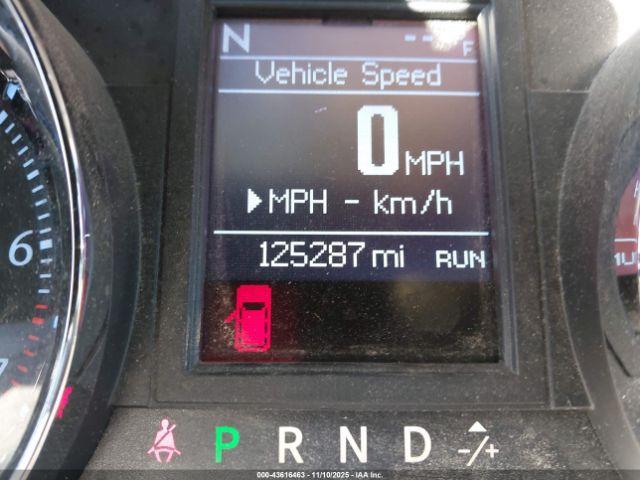 Chrysler Town & Country Touring Image 15