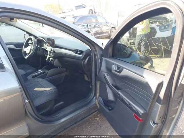 Ford Escape Se Image 4