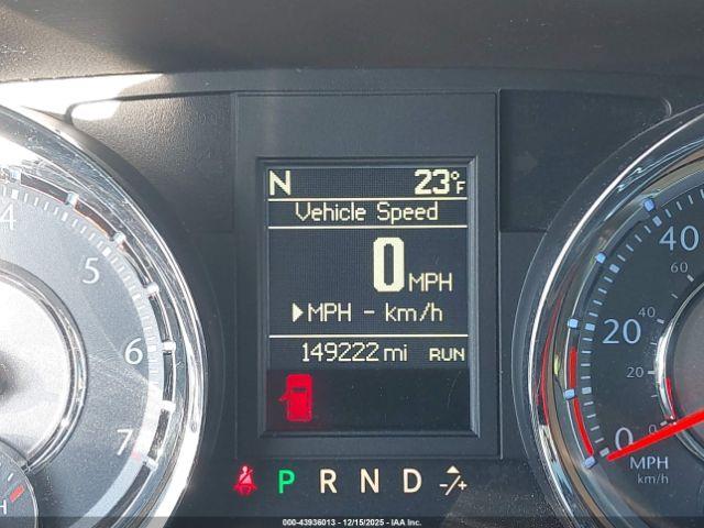 Chrysler Town & Country Touring Image 15