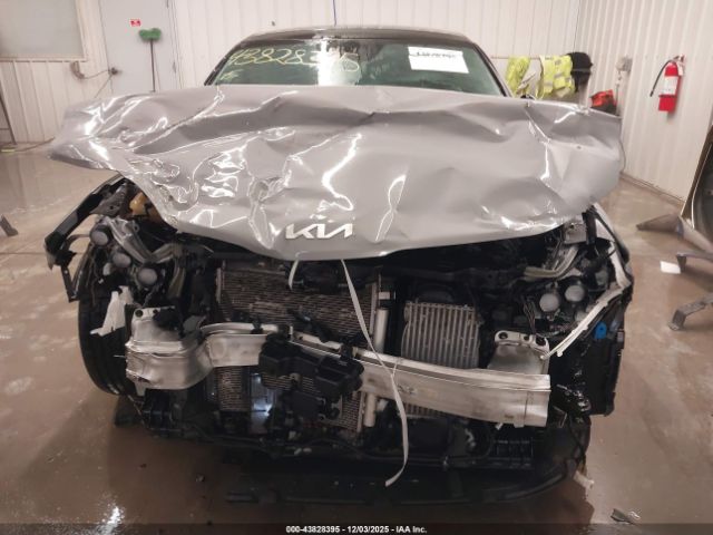 Kia K5 Gt-line Image 16