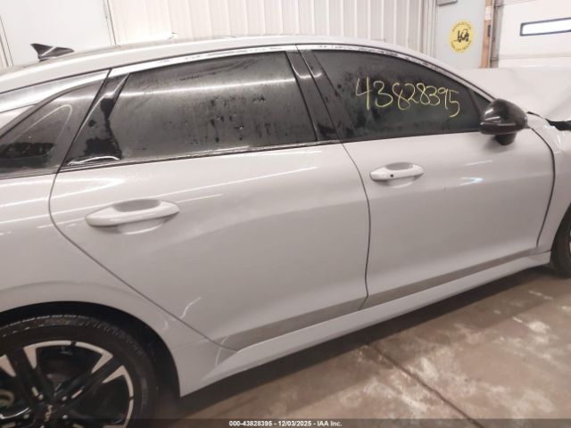 Kia K5 Gt-line Image 2